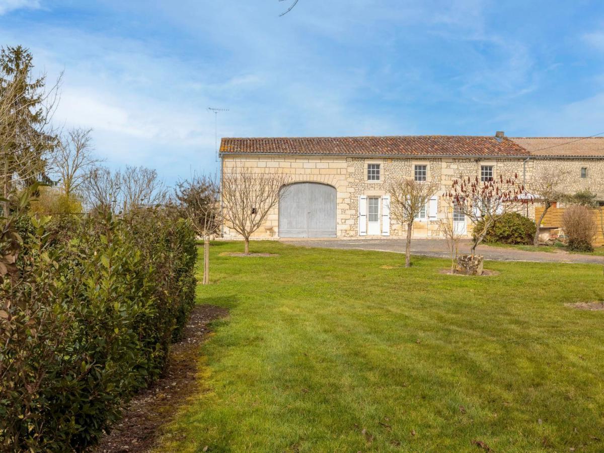 Holiday Home Gite La Truffiere Saintongeaise By Interhome Berneuil  Kültér fotó